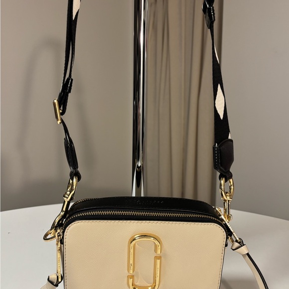 Marc Jacobs Handbags - Marc Jacobs Cream and Black Crossbody Camera Bag
